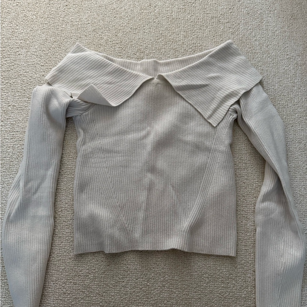 Abercrombie & Fitch Off-Shoulder Sweater in Cream